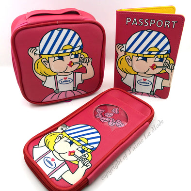 Polly (with Vanity Case)